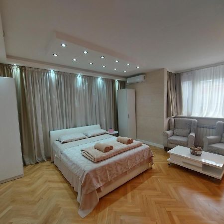 Arena Relax Apartman Belgrado Esterno foto