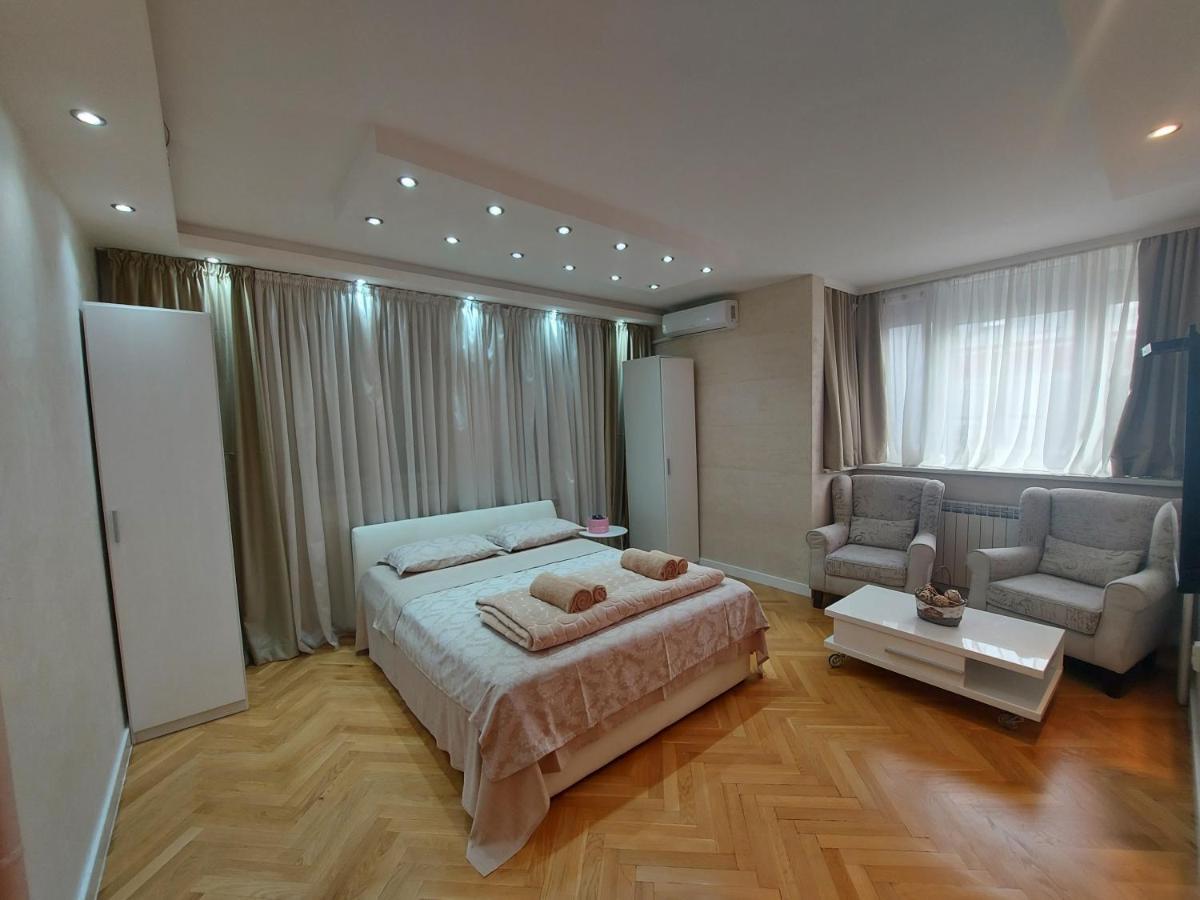 Arena Relax Apartman Belgrado Esterno foto